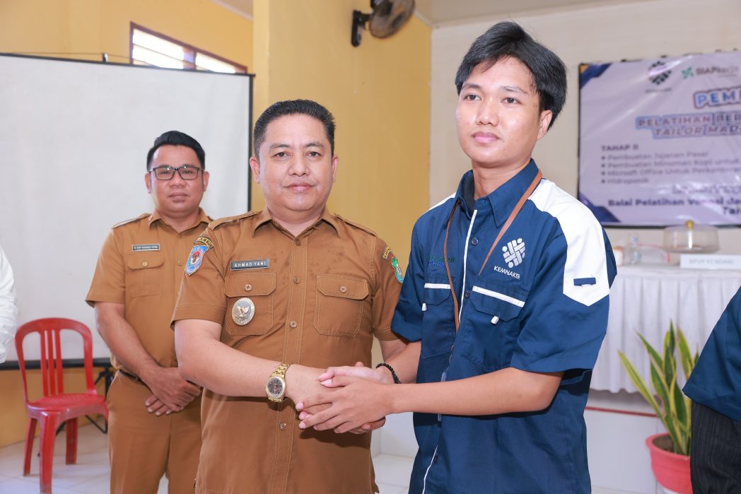 kadis pmd dampingi wabup buka kegiatan pelatihan
